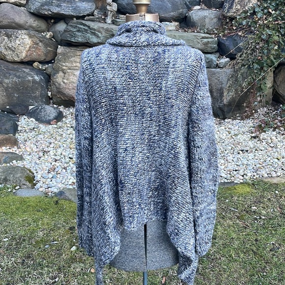 TALBOTS WOOL / ALPACA BLEND HIGH LOW CARDIGAN SWEATER 🖤🤍 - M - Picture 4 of 7